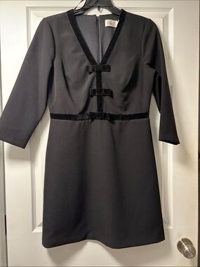 Eliza J Black Velvet-Trimmed Long Sleeve Shift Dress